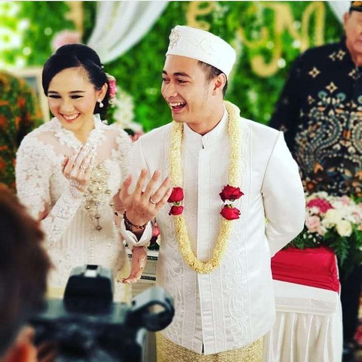 eza menikah