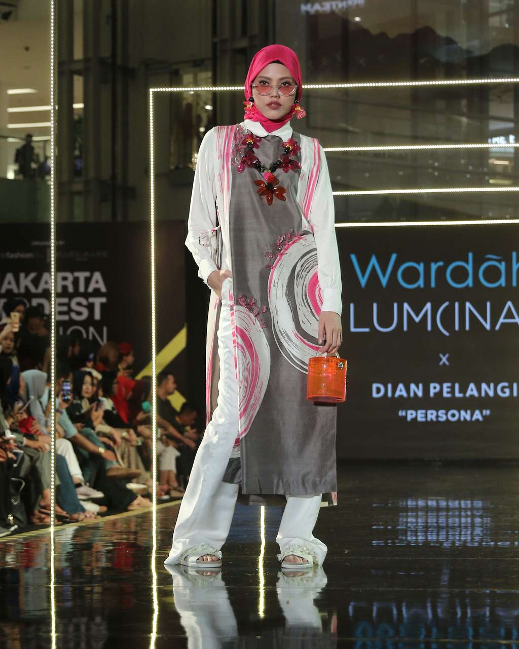 Cantiknya koleksi `Persona` Dian Pelangi.