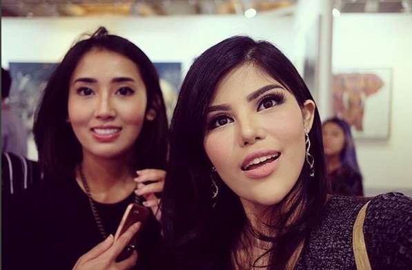 Dia juga memiliki bisnis fesyen.