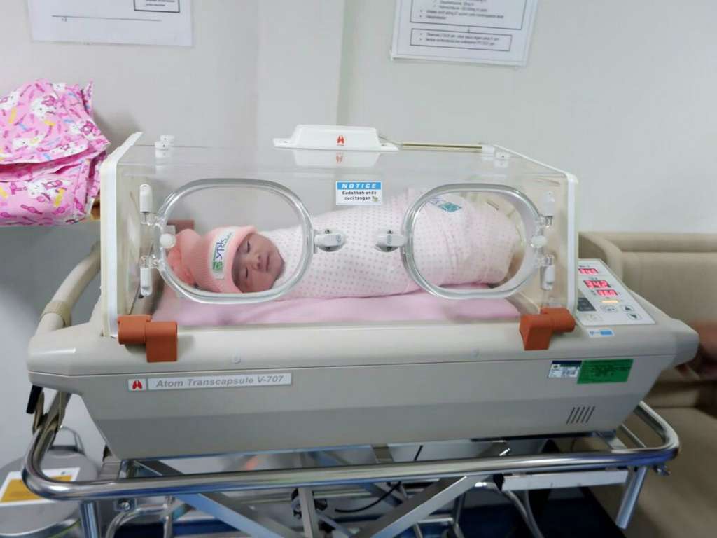 Putri Kahiyang dan Bobby