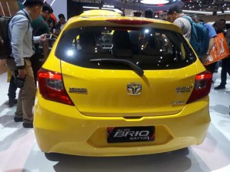 All New Honda Brio tampak belakang.
