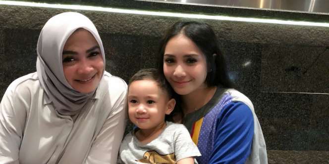 Nagita dan Ibunda, beserta Rafathar