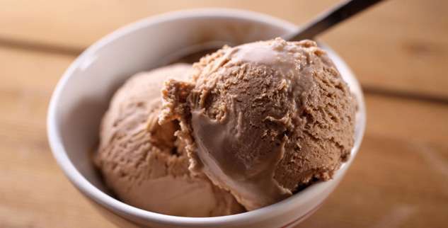 Membuat Es Krim Rasa Coklat