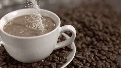 Cara memutihkan wajah dengan kopi dan gula