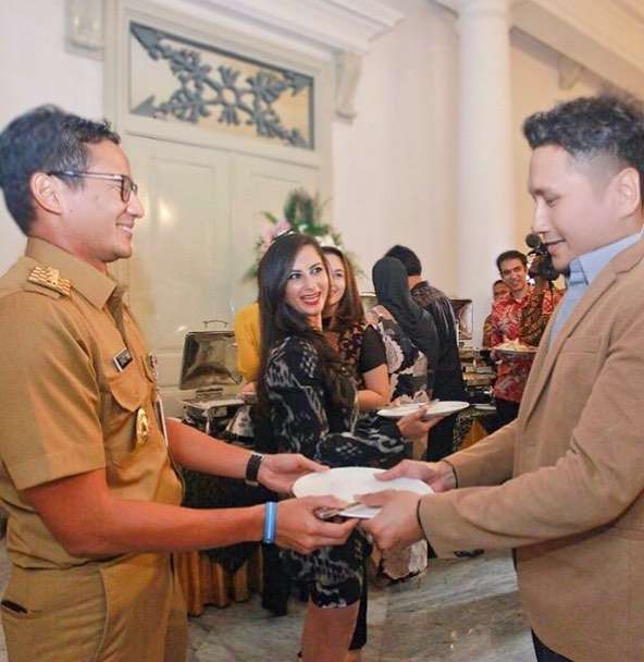 sandiaga uno dan arie untung