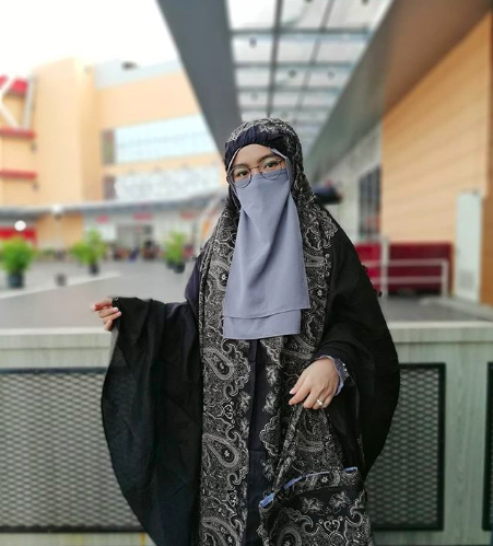 Gaya hijab cadar Wafiq Malik