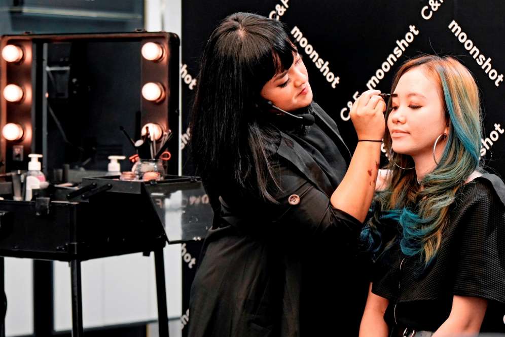 Demo makeup by Lizzie Parra Demo makeup by Lizzie Parra