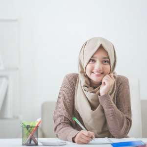 Terampil menulis juga menjadi nilai lebih di resume.