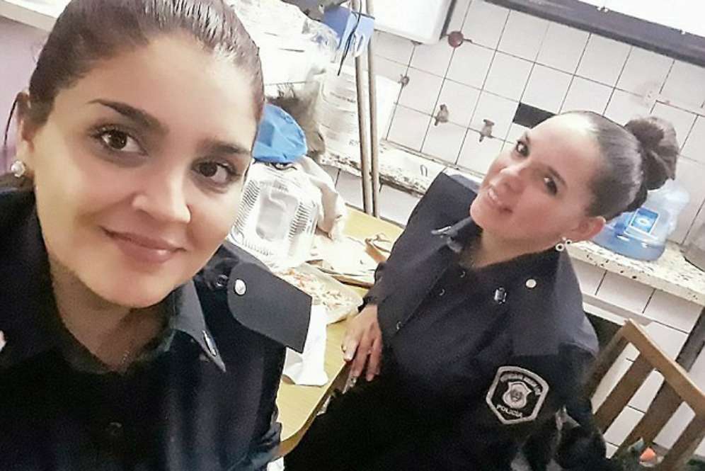 Celeste Ayala bersama rekannya
