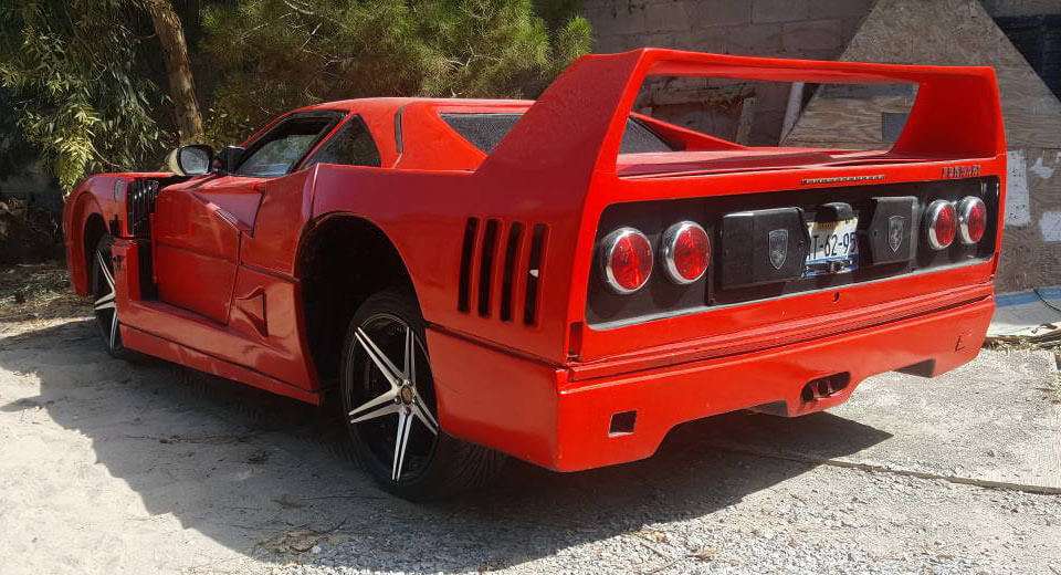 Replika Ferrari F40 (1)