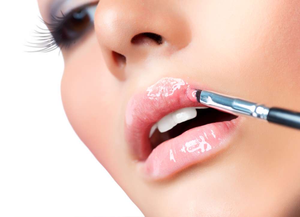 Tips Hemat Waktu dan Uang Saat Melakukan Makeup