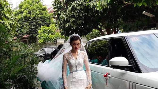 Kimberly Ryder menikah