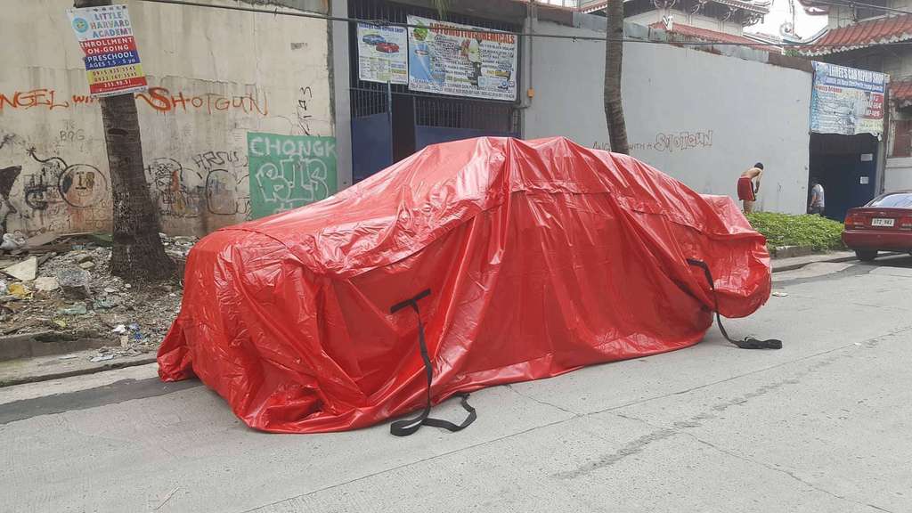 Penampakan kantong pelindung mobil.