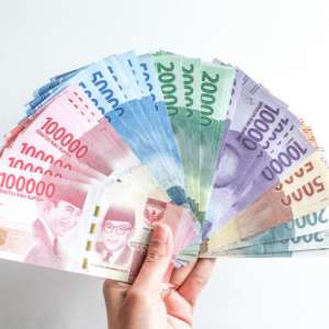 Rupiah menguat.