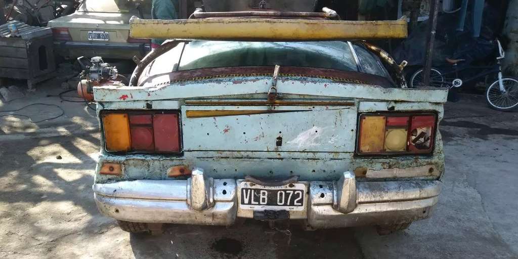 Bagian belakang mobil
