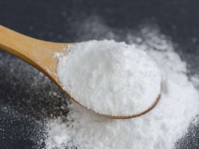 Menghilangkan bekas jerawat dengan baking soda