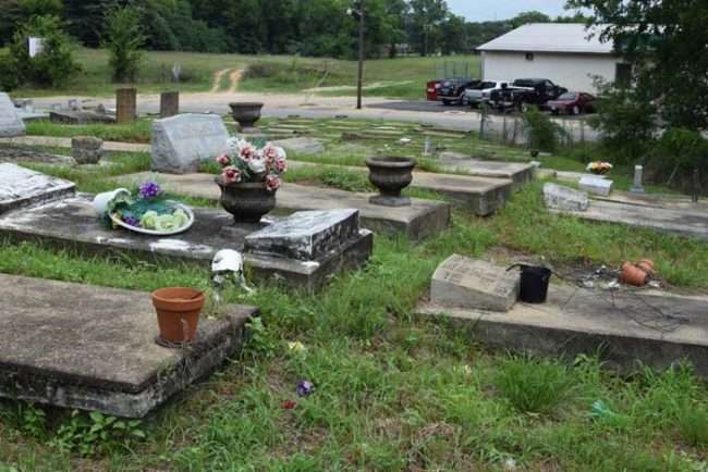 Makam Horor Makam Horor