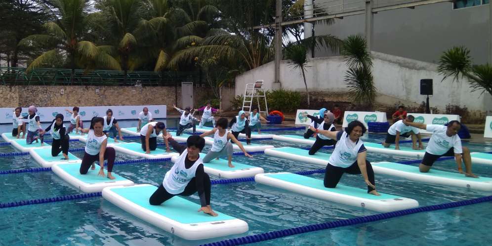 Floating Yoga Pristine