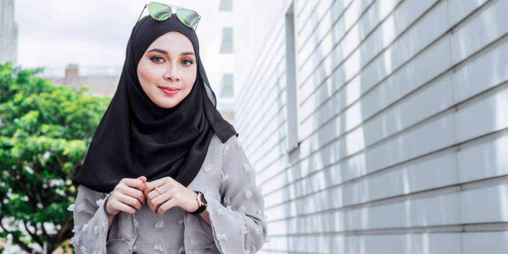 Gaya Makeup Simpel Saat Musim Panas