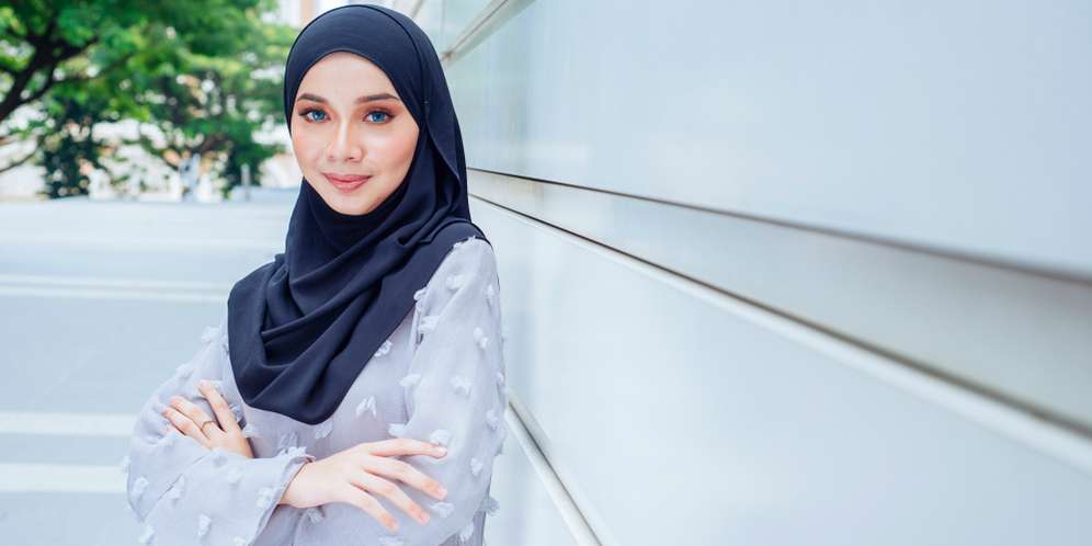 Gaya Makeup Simpel Saat Musim Panas