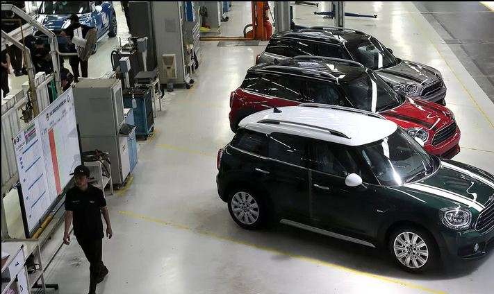 Mobil ini punya beragam fitur.