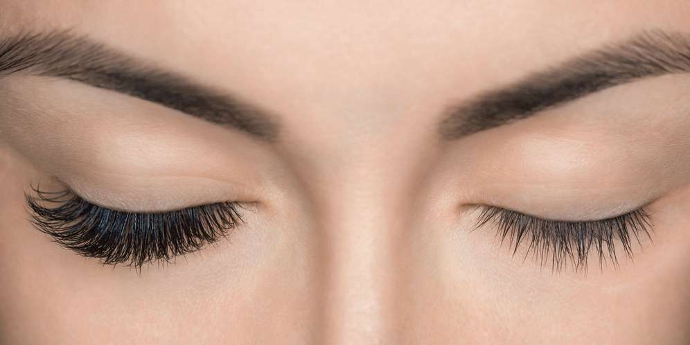 Trik Memasang Bulu Mata Palsu Agar Terlihat Natural