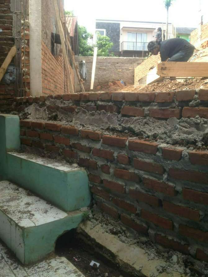 Rumah Eko ketika belum dikepung