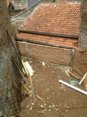 Rumah Eko ketika belum dikepung