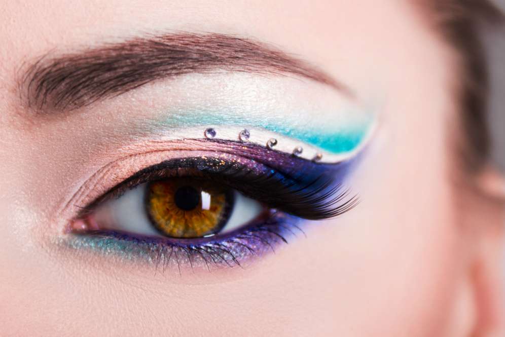 Tutorial Makeup Lebih Natural dengan '3D Look'