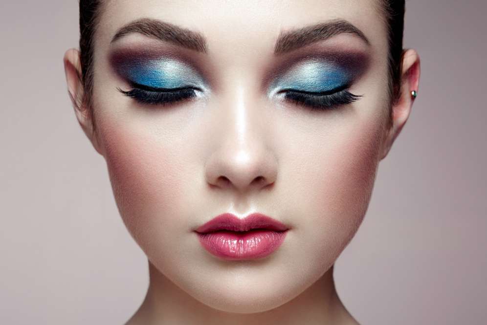 Tutorial Makeup Lebih Natural dengan '3D Look'