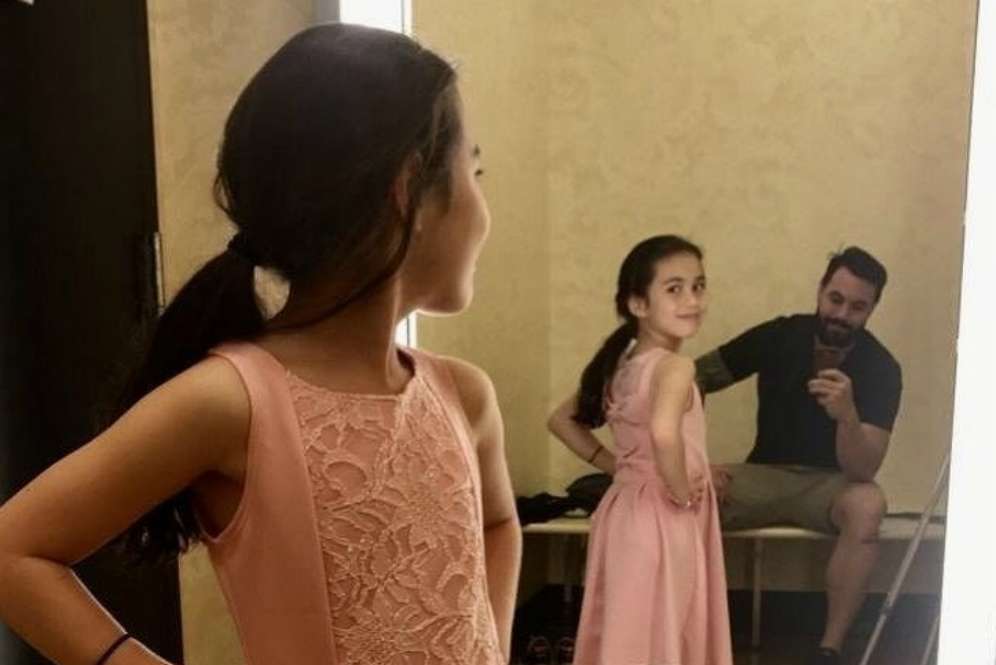 Temani anak belanja Temani anak belanja