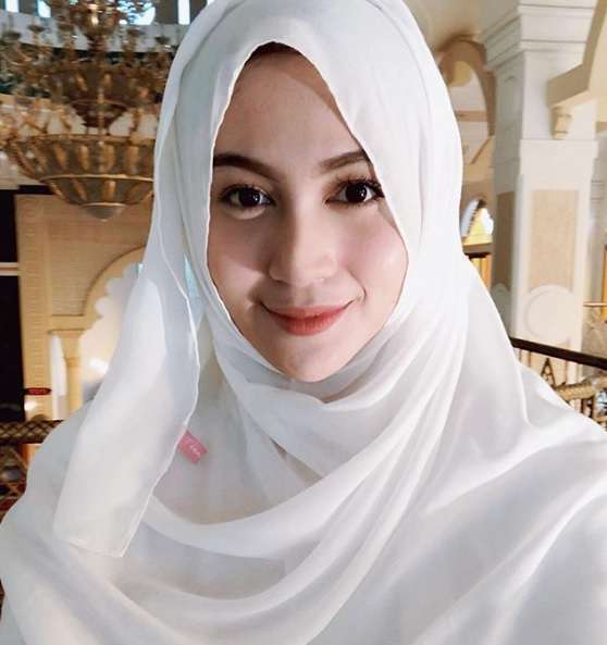 Potret Cantik Denira Wiraguna
