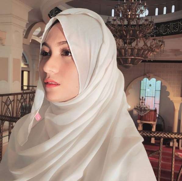Potret Cantik Denira Wiraguna