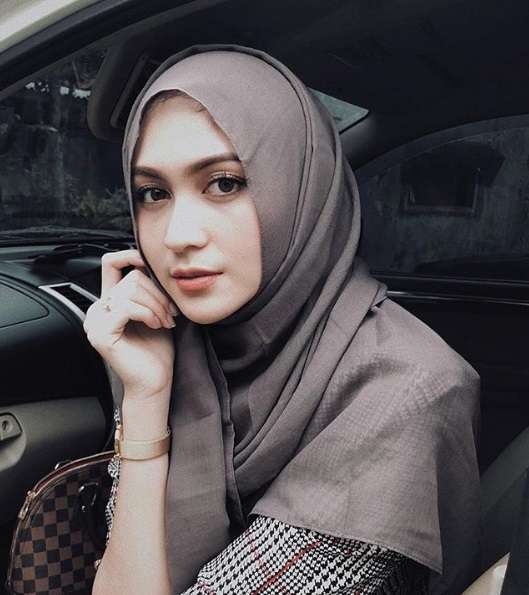 Potret Cantik Denira Wiraguna