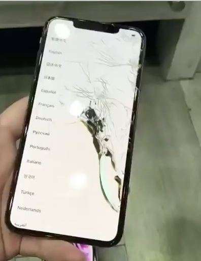 Iphone XS Max rusak.
