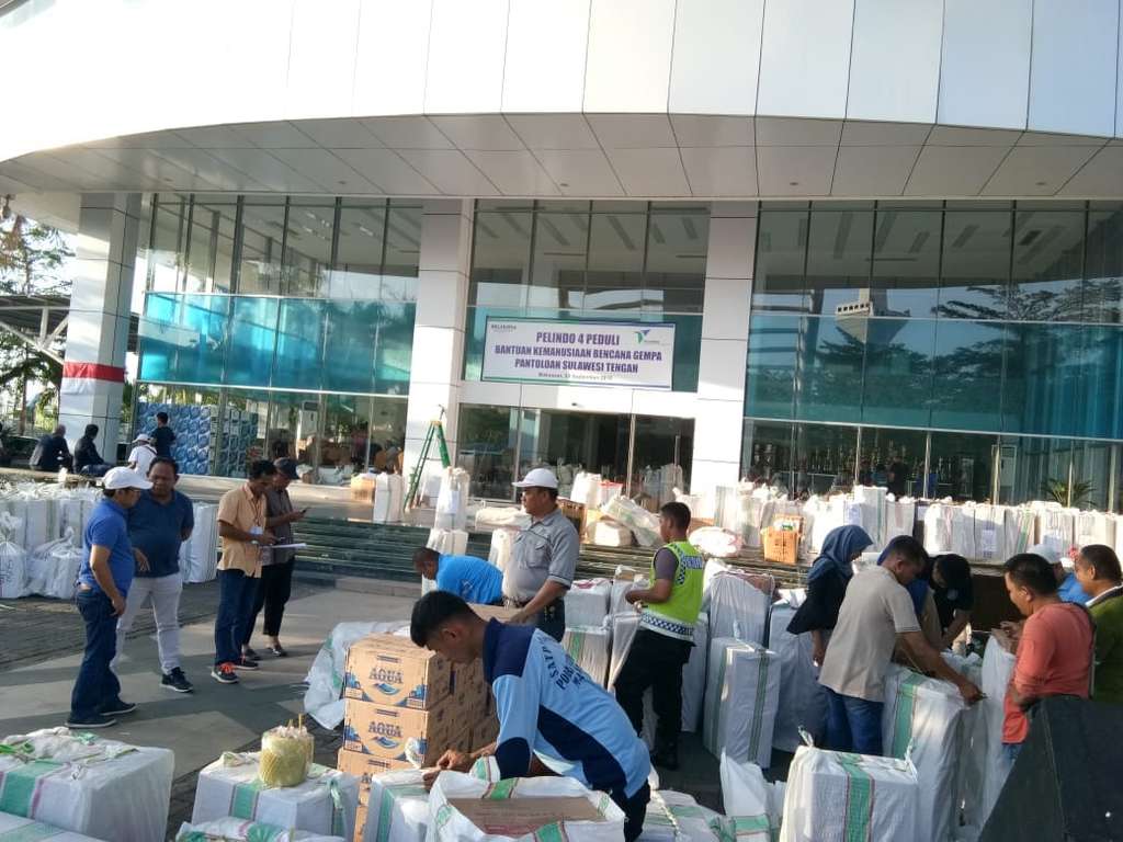 Bantuan logistik terus berdatangan.