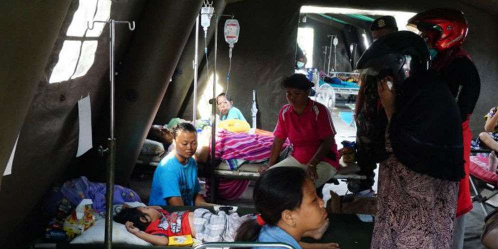 Presilia terbaring di tempat tidur
