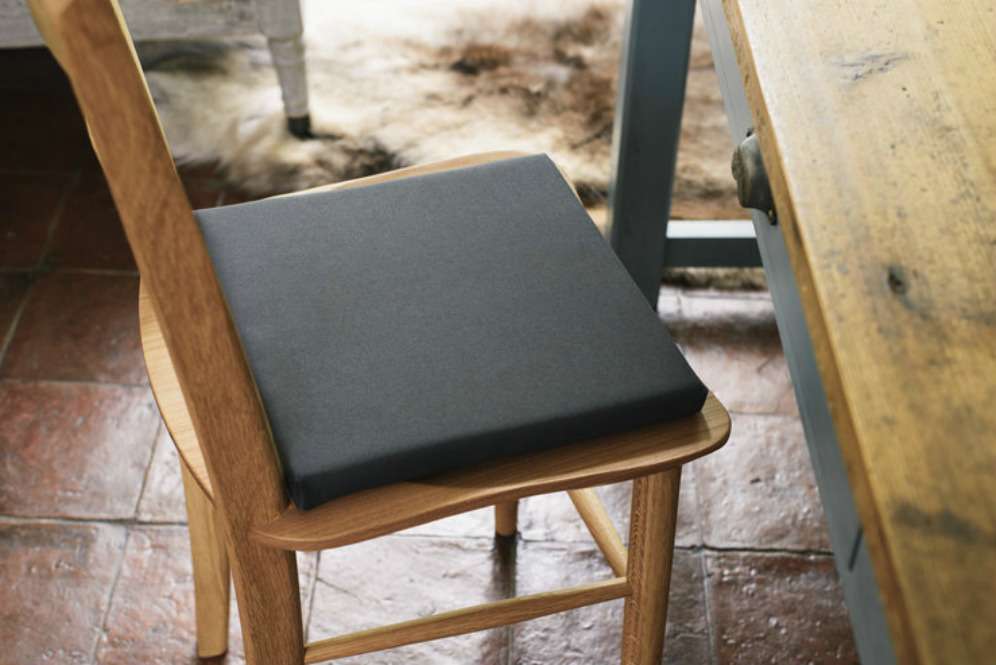 Bantal antibau