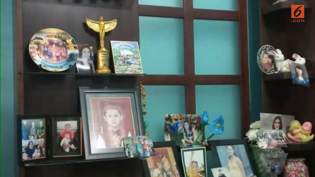 dinding rumah Suzzana