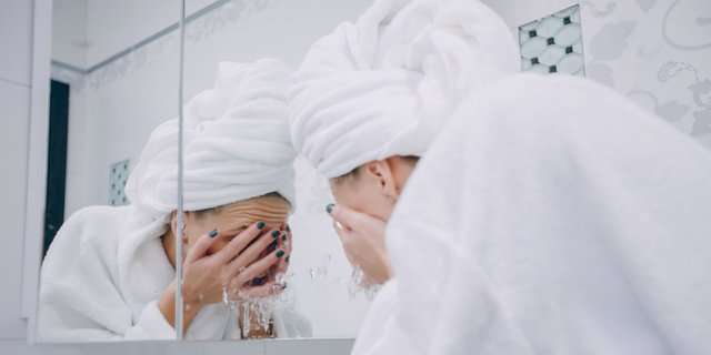 cleansing face