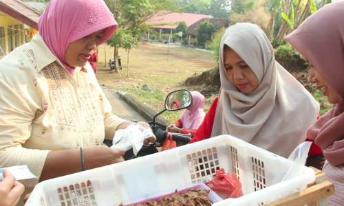 Mak Enung Mak Enung