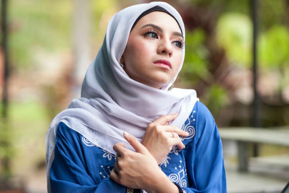 Kembalikan Wajah Masa Muda dengan Trik Makeup Sederhana