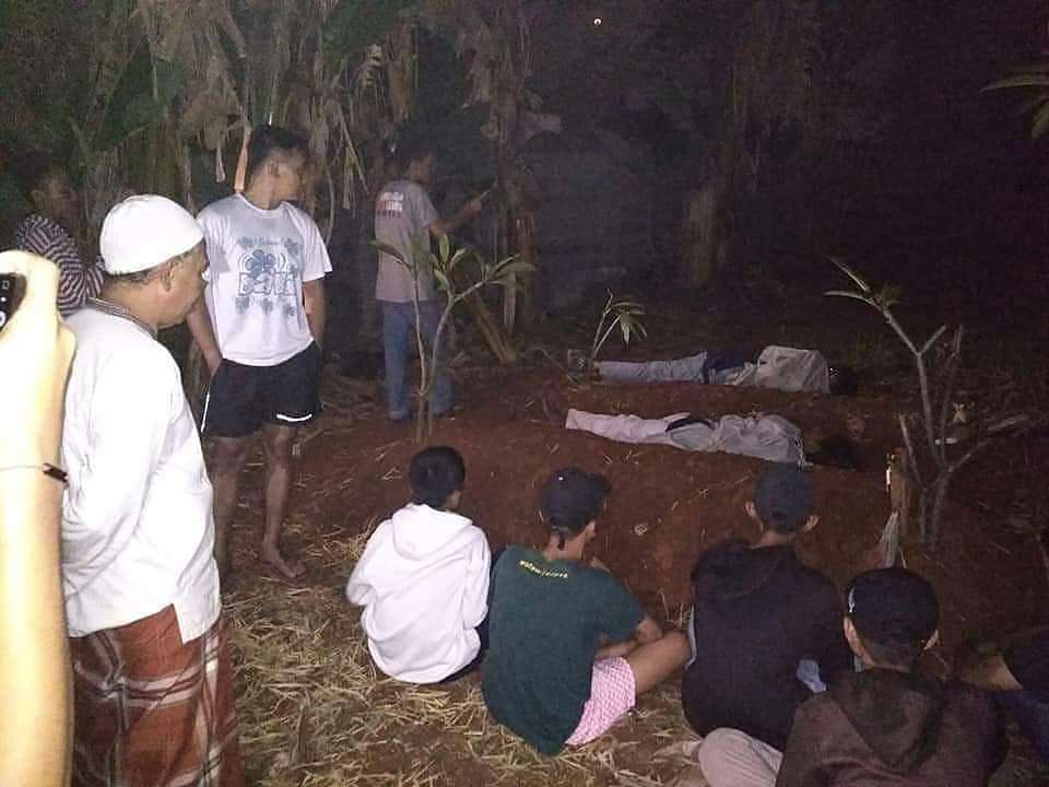 Pocong Gadungan