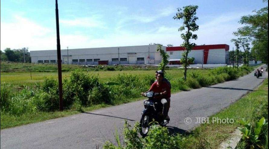 Pabrik Esemka juga memproduksi mobil pick up.