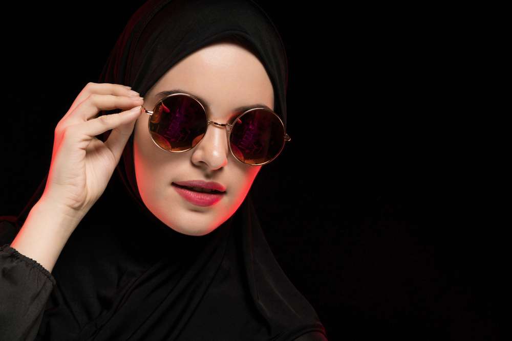 Mix Match Outfit Cantik dan Makeup Sempurna ke Kantor