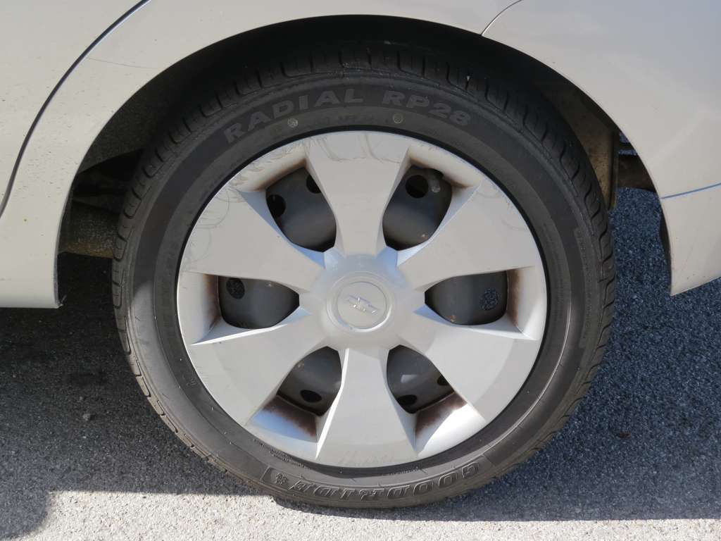 Apa bedanya ban radial dengan ban bias? Apa bedanya ban radial dengan ban bias?