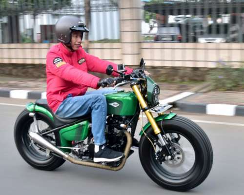 Jokowi Motoran Jokowi Motoran