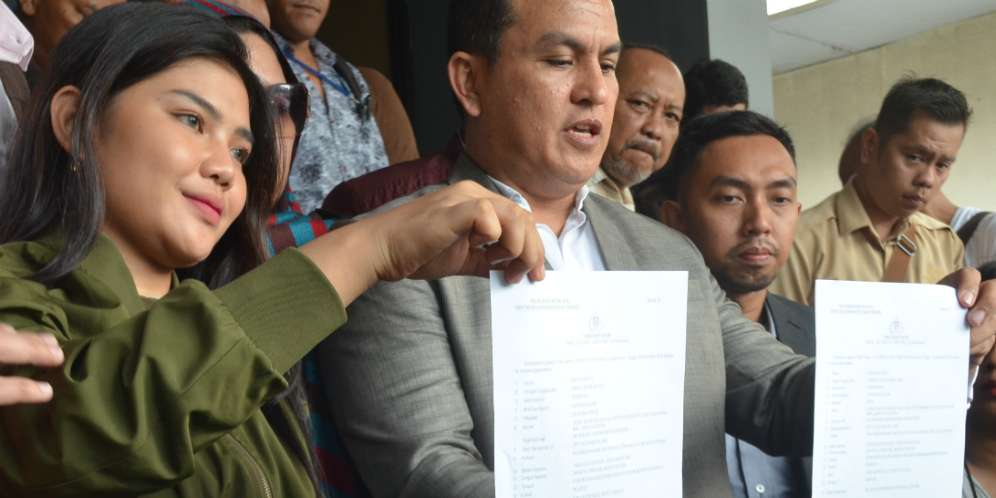 meldi keponakan dewi Perssik