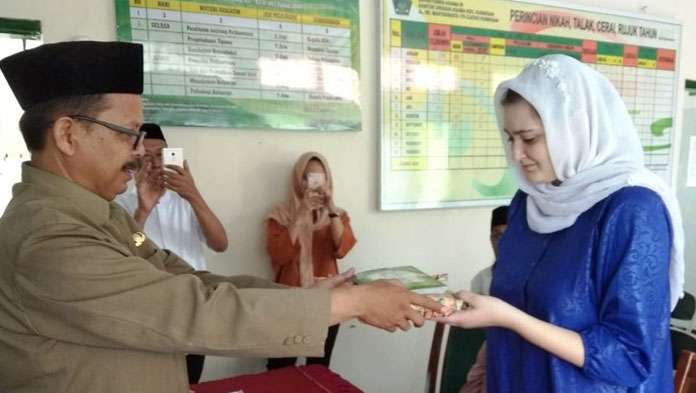 Ashley jadi mualaf