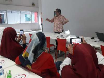 Blooger mendapat penjelasan dari manajemen Ajinomoto